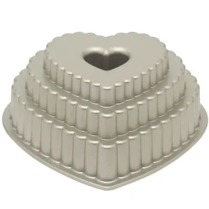 Uitverkoop Nordic Ware Tiered Heart Bundt bakvorm 26,7 cm gietaluminium grijs