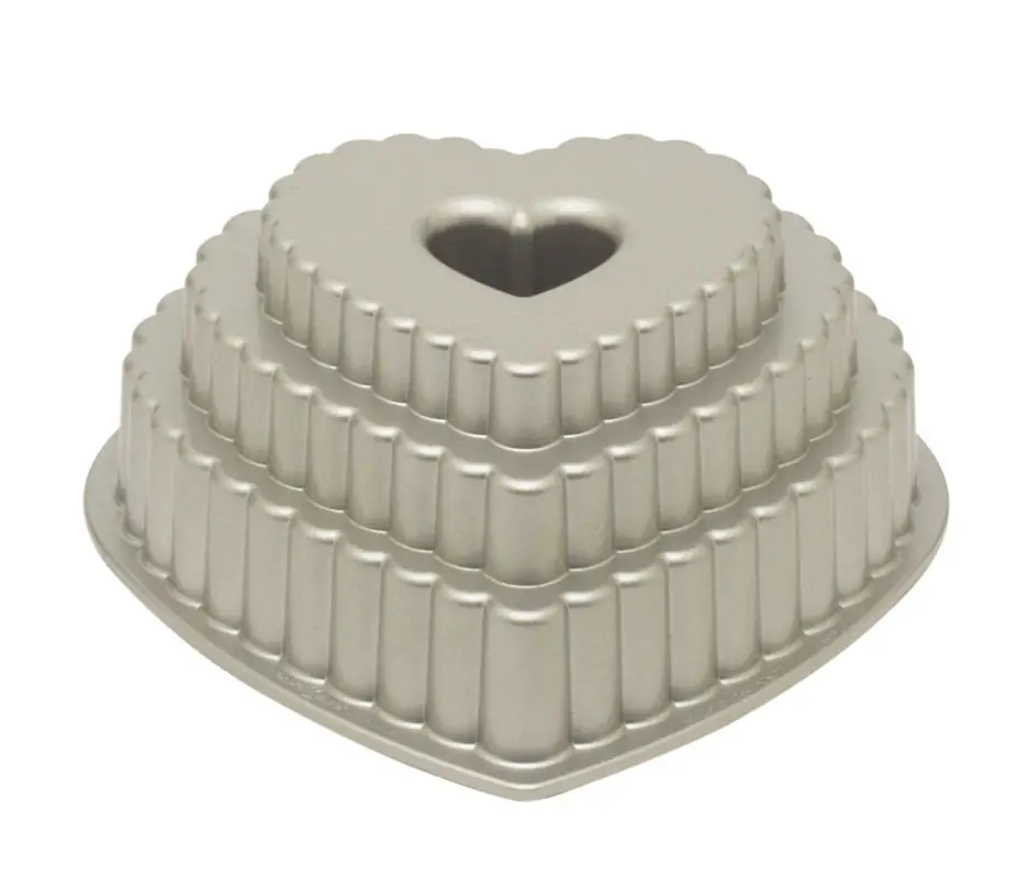 Uitverkoop Nordic Ware Tiered Heart Bundt bakvorm 26,7 cm gietaluminium grijs