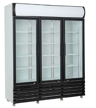 HorecaTraders Wandkoelvitrine met 3 glazen deuren | 160 cm | 1065 Liter Populair