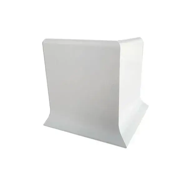 Buitenhoek pvc plint - 150x150x30mm Laatste Kans